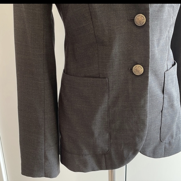 Aritzia Talula Blazer - Picture 5 of 5